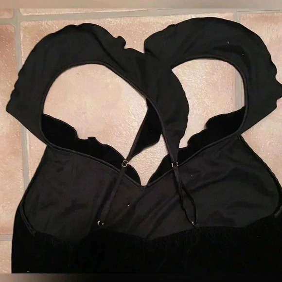 VICTORIAS SECRET Black Velvet Ruffled One Piece Romper With Adjustable Straps; L - Picture 6 of 7